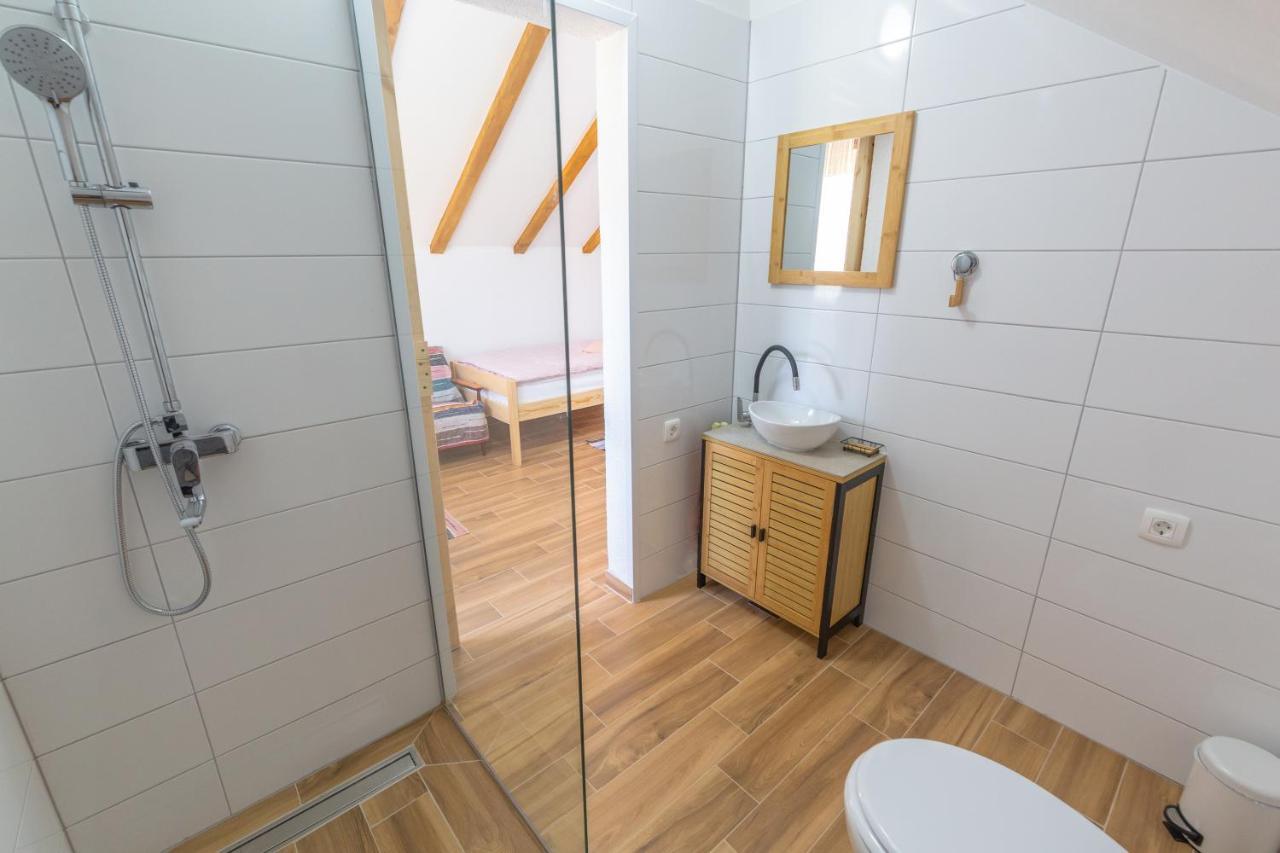 Kuca Trota - Sauna, Hot Tub Otočac Buitenkant foto