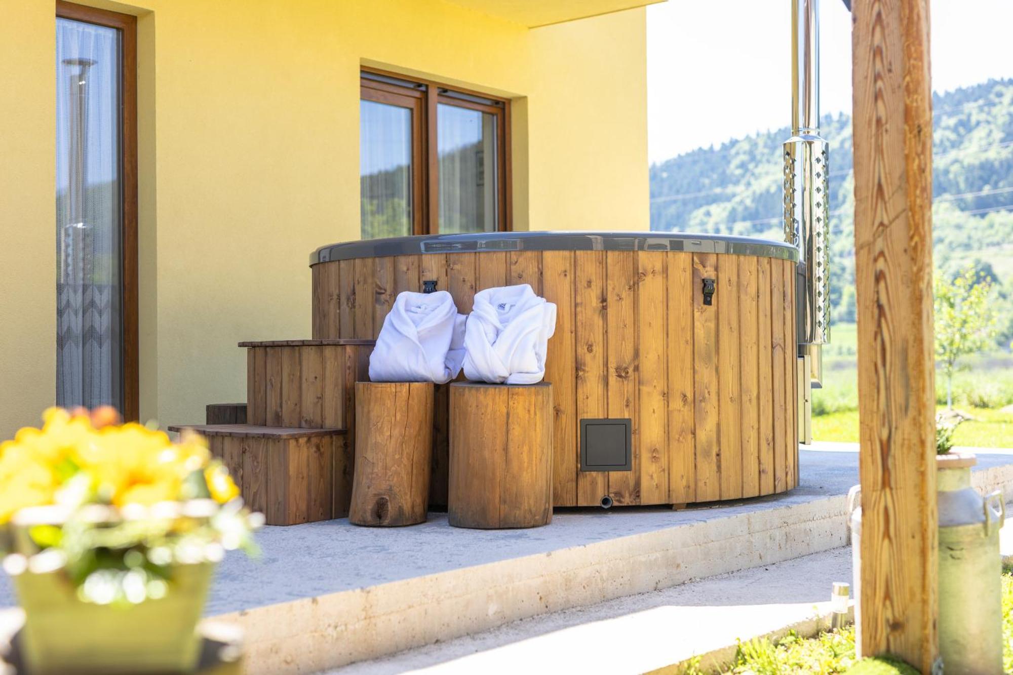 Kuca Trota - Sauna, Hot Tub Otočac Buitenkant foto