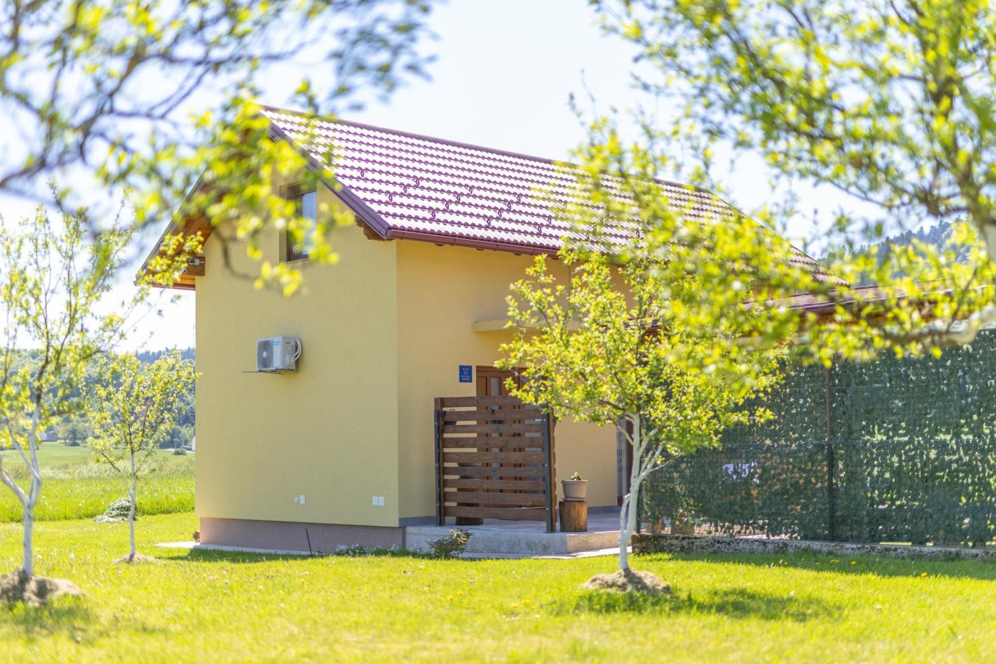 Kuca Trota - Sauna, Hot Tub Otočac Buitenkant foto